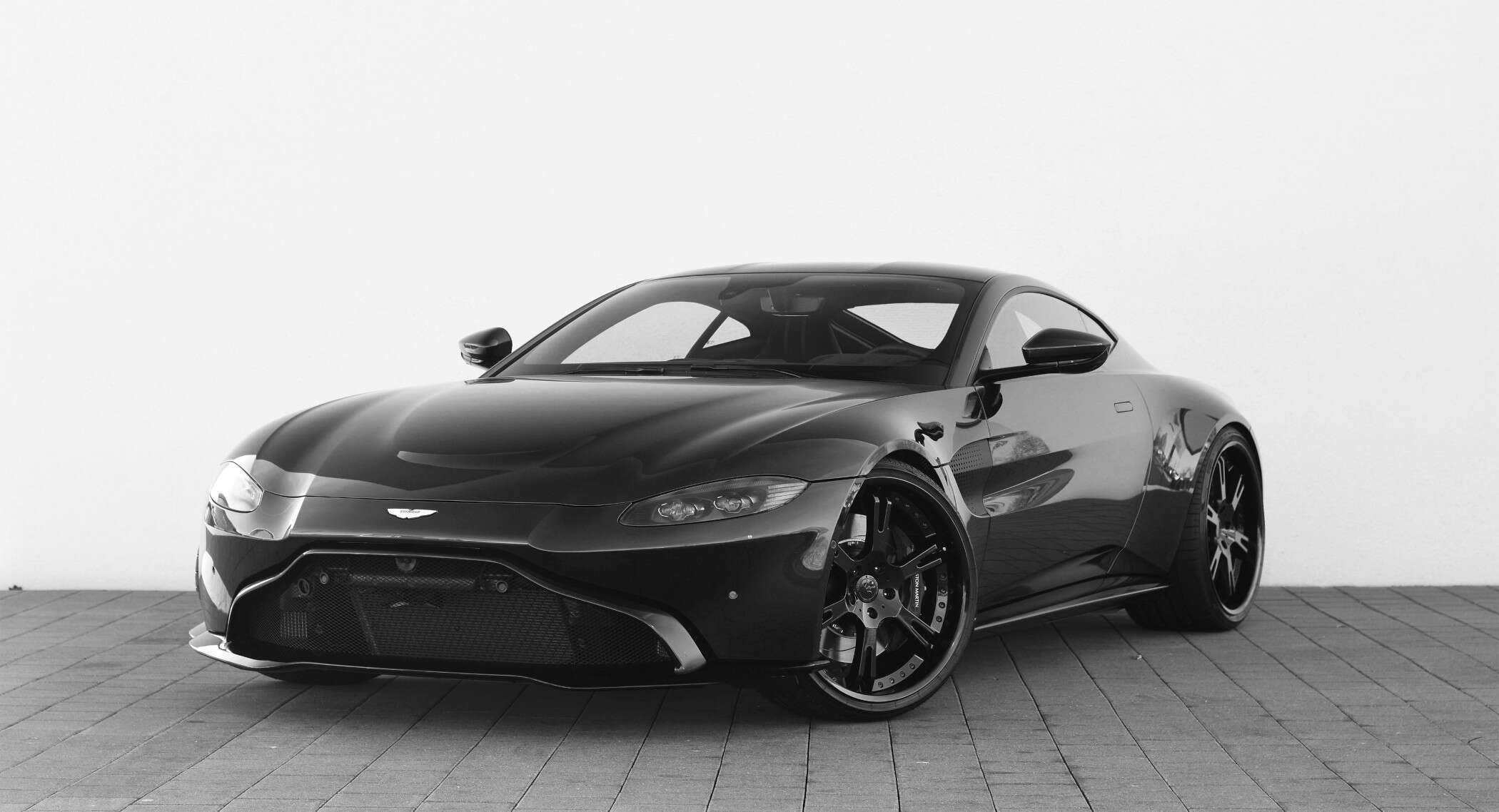 Aston Martin Vantage Tuning durch wheelsandmore