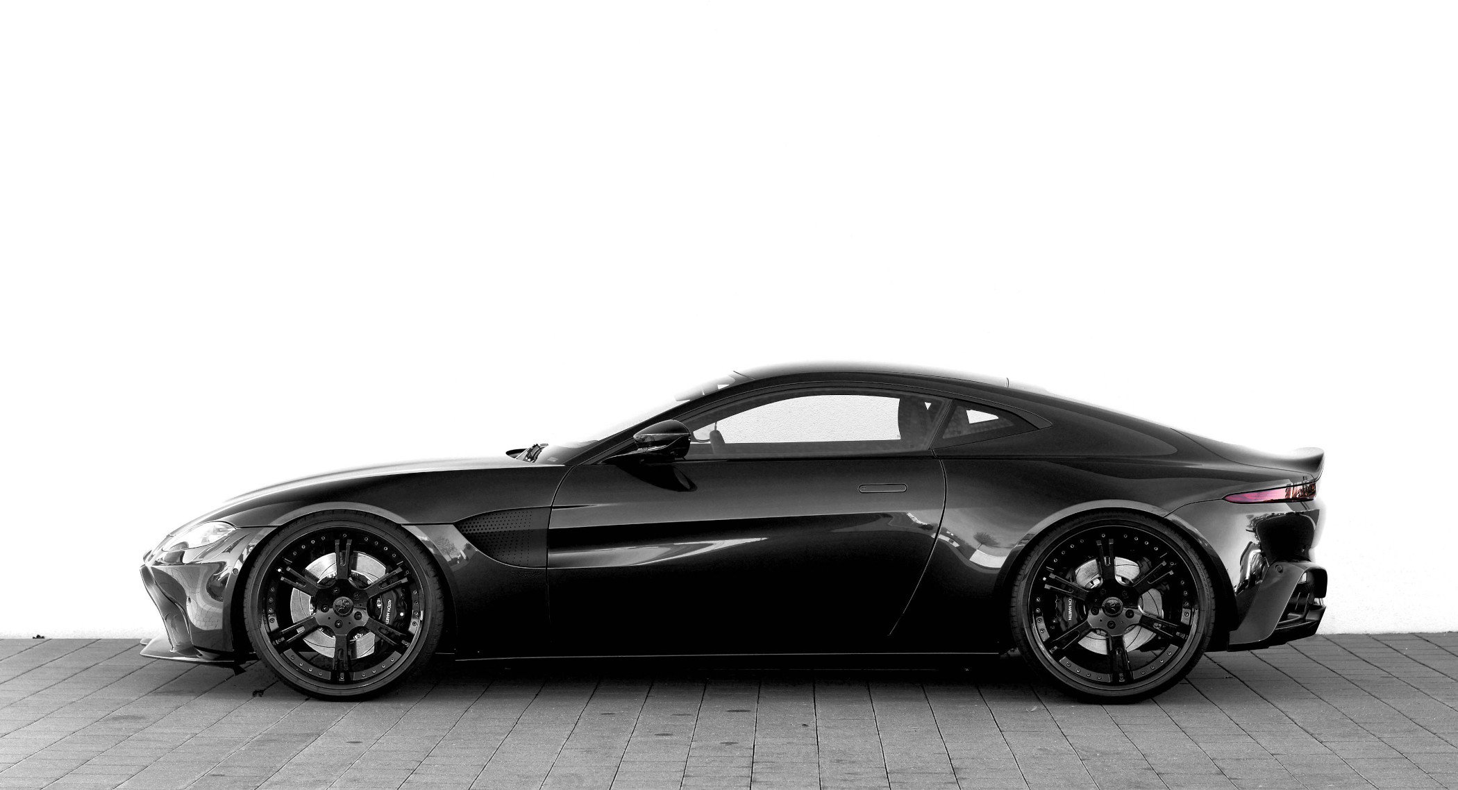 Aston Martin Vantage Tuning durch wheelsandmore